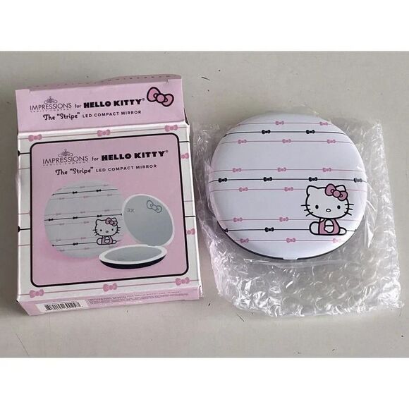 Impressions Hello Kitty "The Stripe" Compact 3X Magnified LED Compact Mirror NEW - Picture 1 of 12